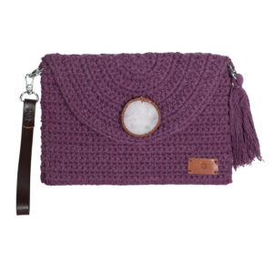 bolso de ganchillo berenjena grande con solapa, borla y asa hombro piel marrón​